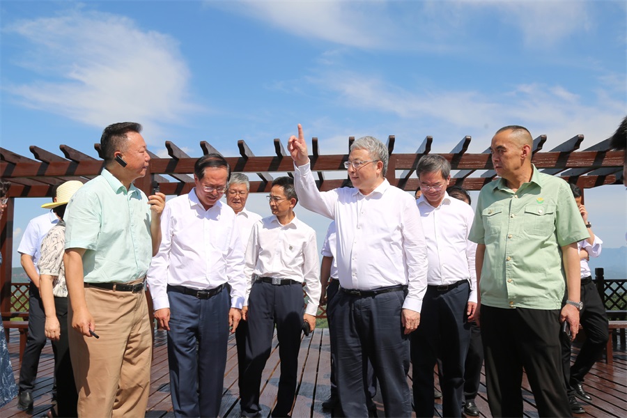 2024.06.23全國(guó)政協(xié)副主席、民盟中央常務(wù)副主席、中國(guó)科學(xué)院院士、清華大學(xué)副校長(zhǎng)王光謙蒞臨金徽股份視察.jpg
