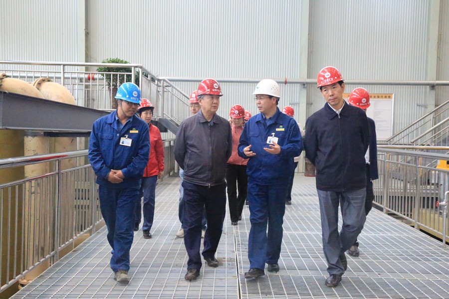 20-2016年5月，國(guó)家水利部原副部長(zhǎng)朱登銓一行蒞臨金徽股份調(diào)研項(xiàng)目建設(shè)工作。.jpg