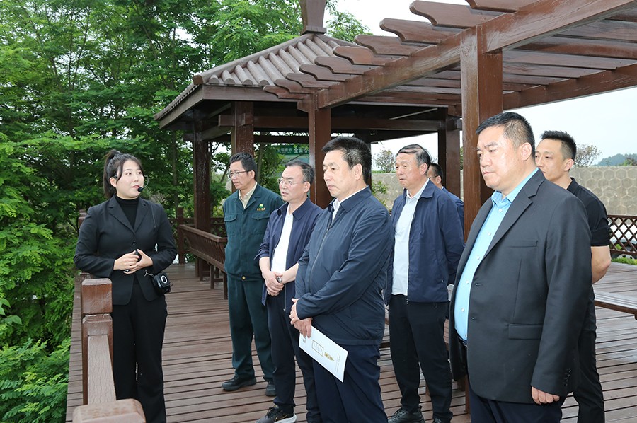 40-2023年6月，省生態(tài)環(huán)境廳副廳長(zhǎng)劉文璽蒞臨金徽股份調(diào)研.jpg