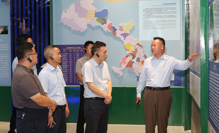 10.3-2022年08月，省科技廳副廳長(zhǎng)牛振明蒞臨金徽股份指導(dǎo)工作。.jpg