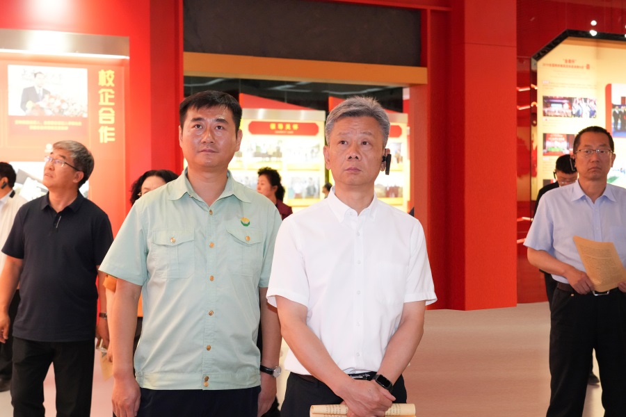 2024.06.23全國(guó)政協(xié)委員、省政協(xié)副主席、民盟甘肅省委會(huì)主委劉仲奎蒞臨金徽股份調(diào)研.jpg