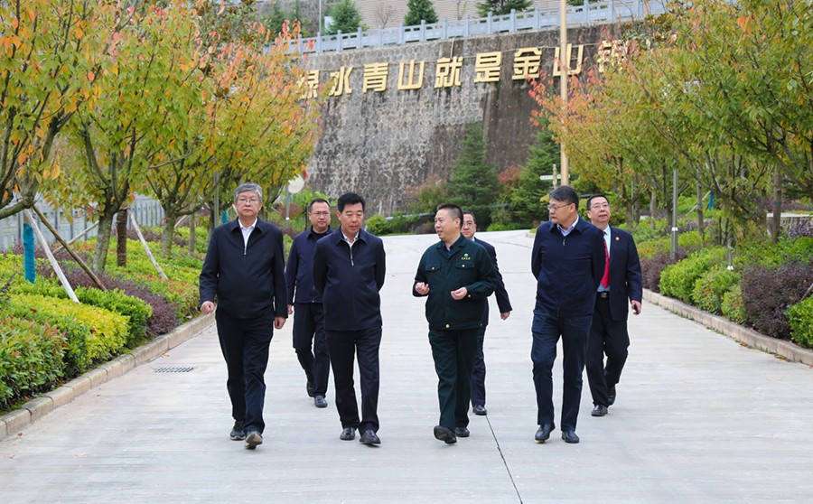 29-2021年10月，甘肅省高級(jí)人民法院院長(zhǎng)張海波蒞臨公司調(diào)研。.jpg