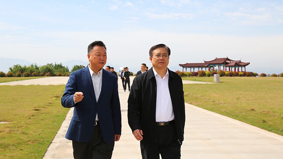 30-2021年5月，省人民檢察院黨組書記、檢察長(zhǎng)朱玉蒞臨金徽股份調(diào)研綠色礦山建設(shè)工作。.jpg